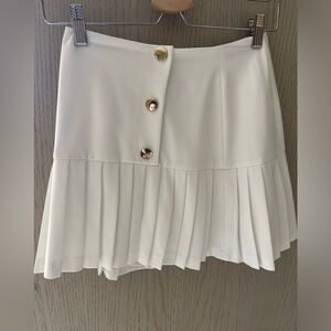 White new with tags Zara size xs mini skirt (shorts inside)